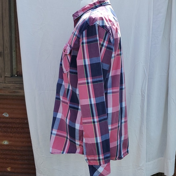 Button-down pink and blue plaid long sleeves size medium - Picture 8 of 10